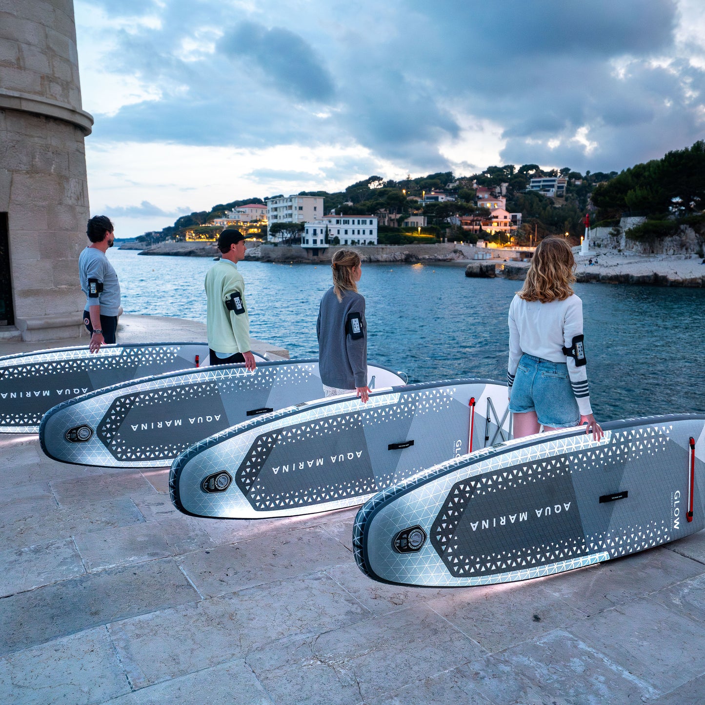Aqua Marina - GLOW 10'4" iSUP polyvalent avec système d'éclairage ambiant