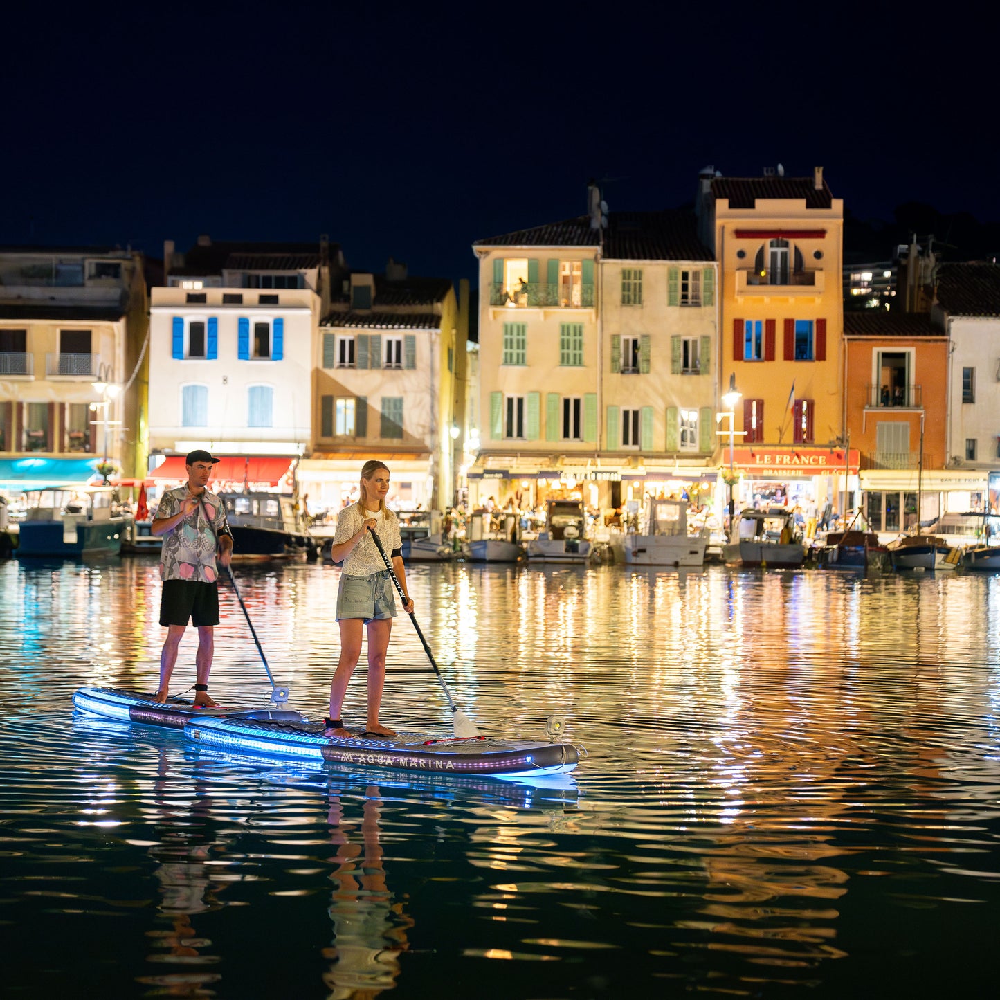 Aqua Marina - GLOW 10'4" iSUP polyvalent avec système d'éclairage ambiant