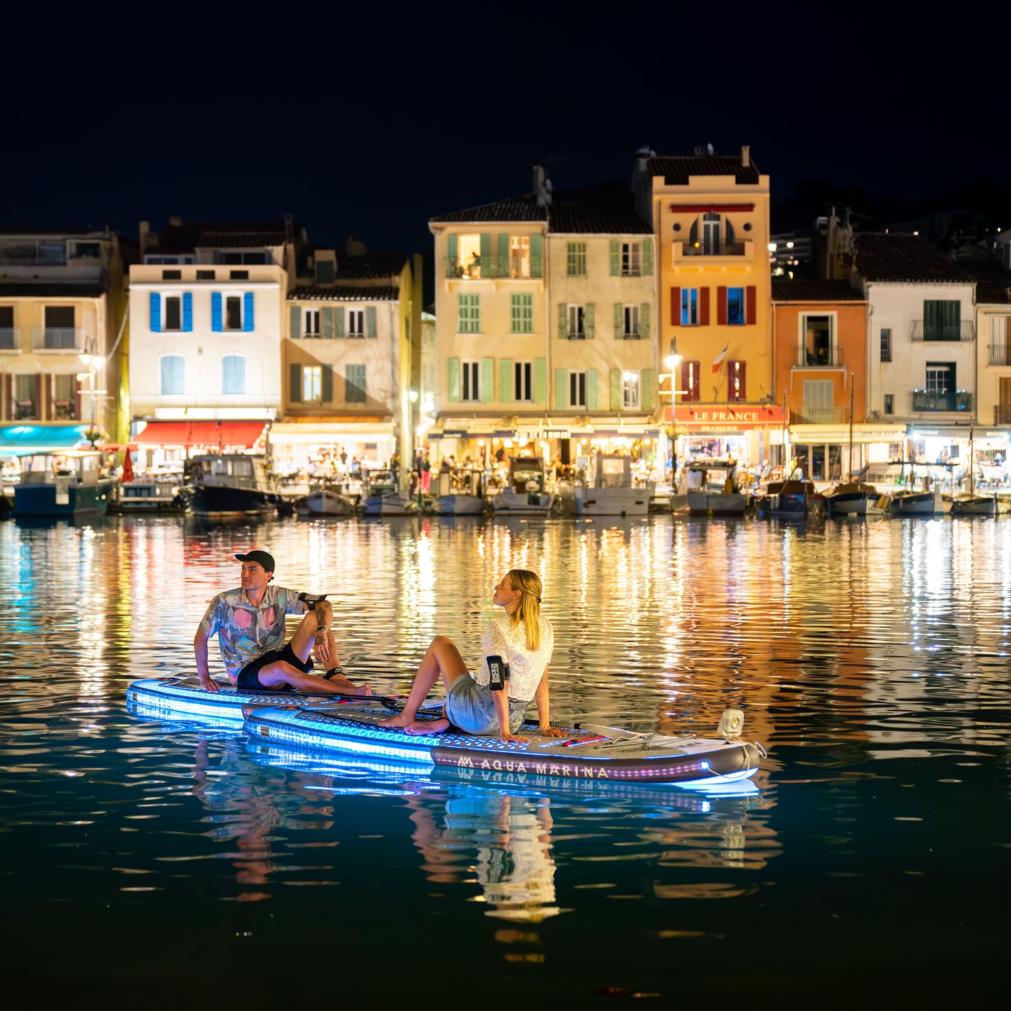 Aqua Marina - GLOW 10'4" iSUP polyvalent avec système d'éclairage ambiant