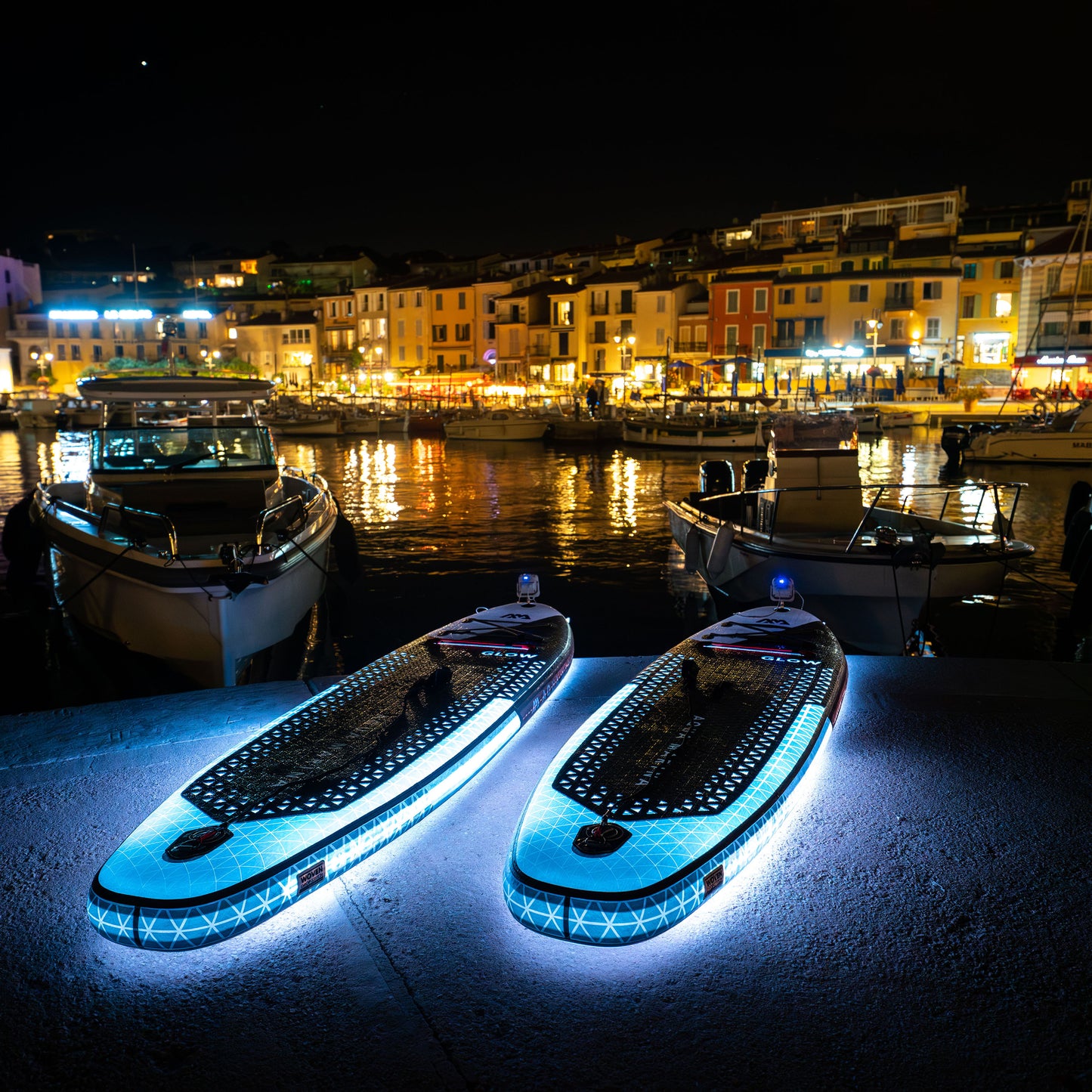 Aqua Marina - GLOW 10'4" iSUP polyvalent avec système d'éclairage ambiant