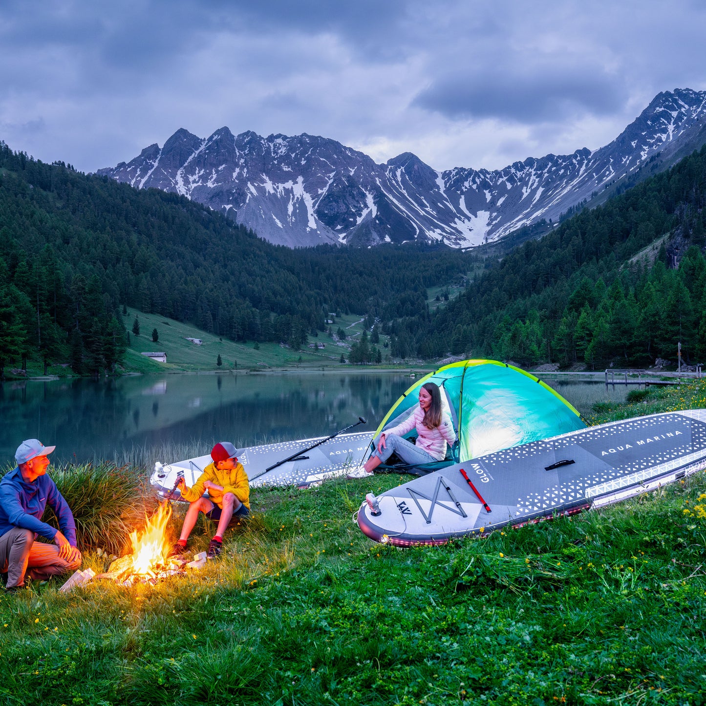 Aqua Marina - GLOW 10'4" iSUP polyvalent avec système d'éclairage ambiant
