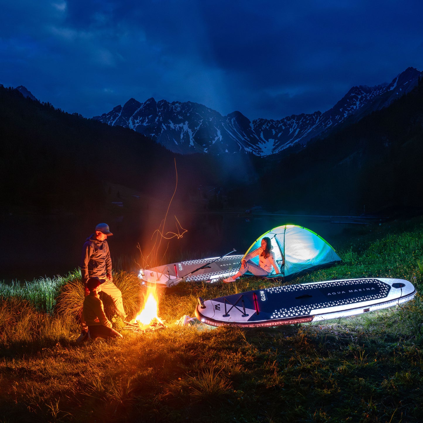 Aqua Marina - GLOW 10'4" iSUP polyvalent avec système d'éclairage ambiant