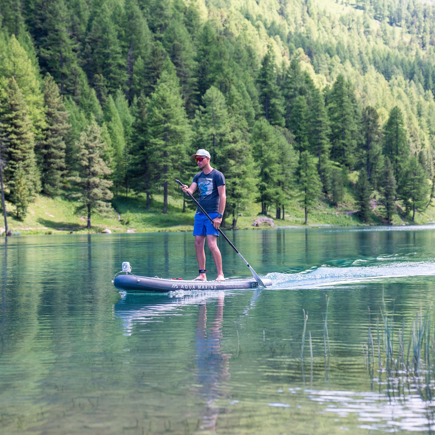 Aqua Marina - GLOW 10'4" iSUP polyvalent avec système d'éclairage ambiant