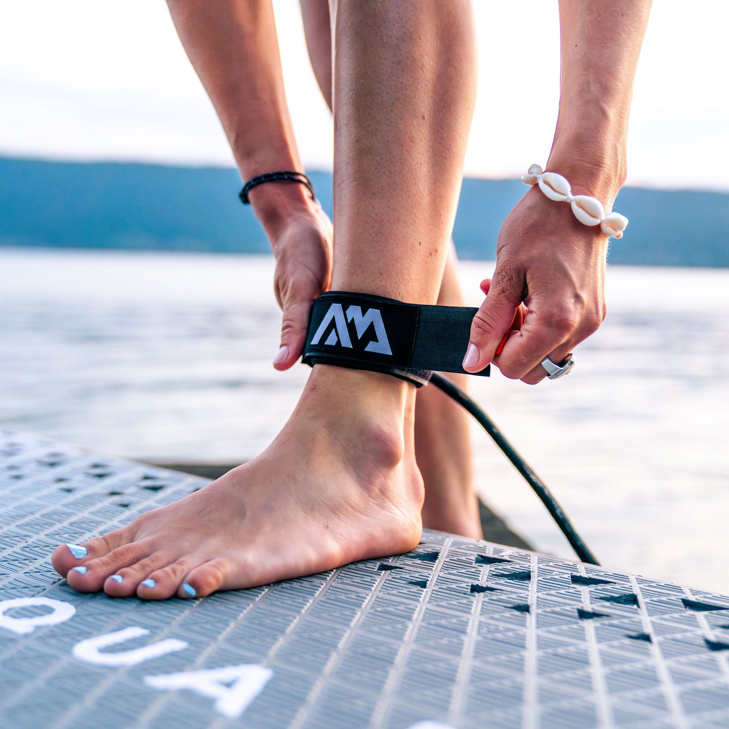 Aqua Marina - GLOW 10'4" iSUP polyvalent avec système d'éclairage ambiant