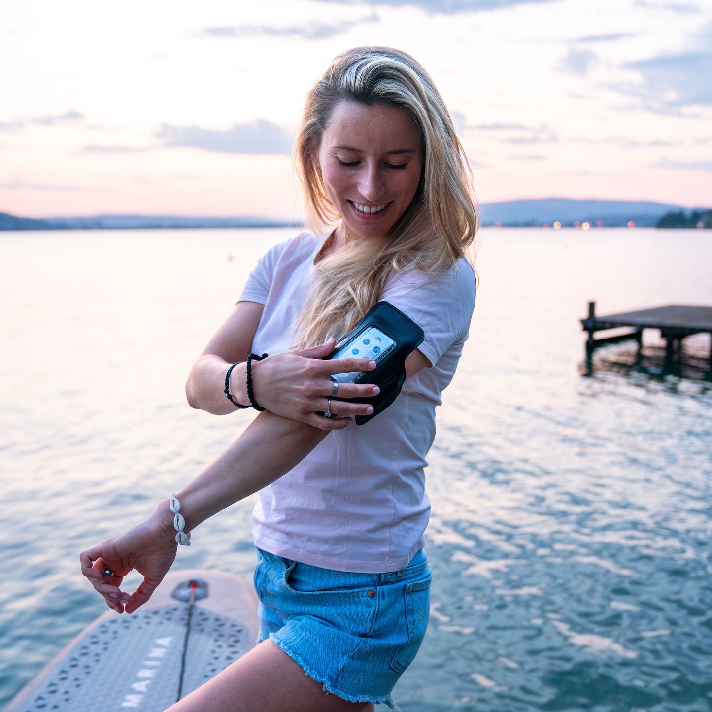 Aqua Marina - GLOW 10'4" iSUP polyvalent avec système d'éclairage ambiant