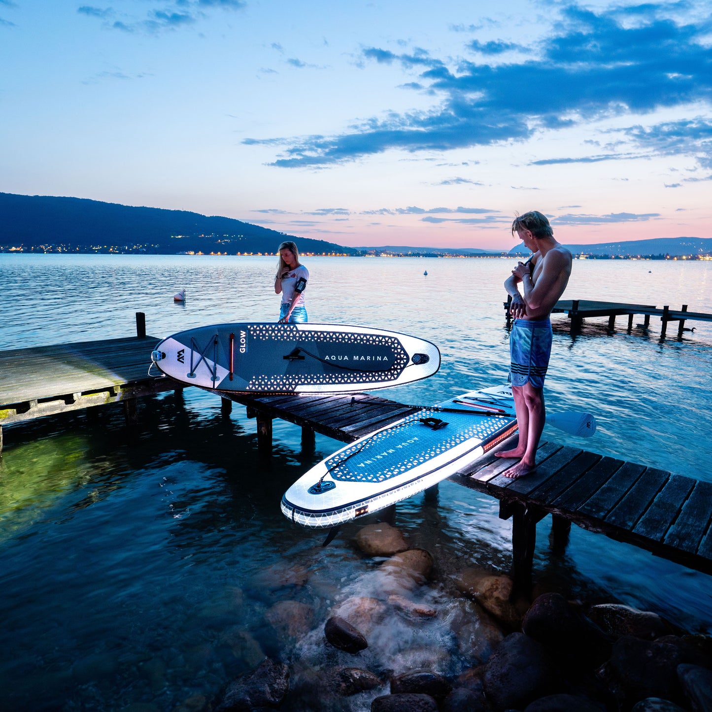 Aqua Marina - GLOW 10'4" iSUP polyvalent avec système d'éclairage ambiant
