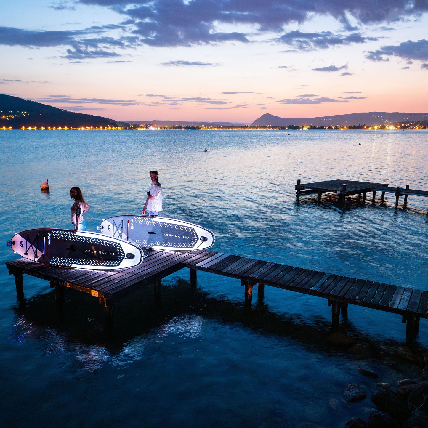 Aqua Marina - GLOW 10'4" iSUP polyvalent avec système d'éclairage ambiant