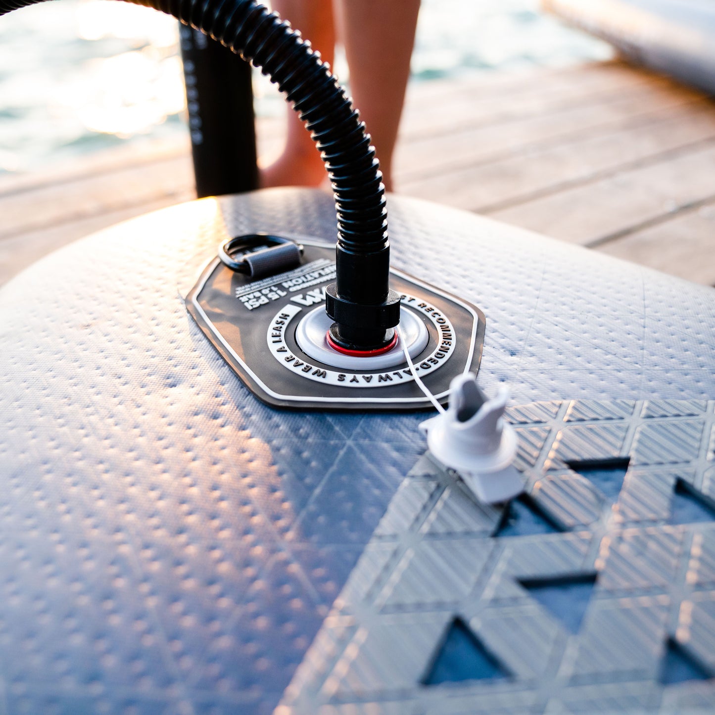 Aqua Marina - GLOW 10'4" iSUP polyvalent avec système d'éclairage ambiant