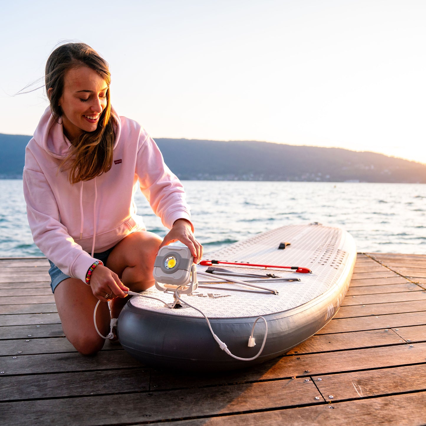 Aqua Marina - GLOW 10'4" iSUP polyvalent avec système d'éclairage ambiant