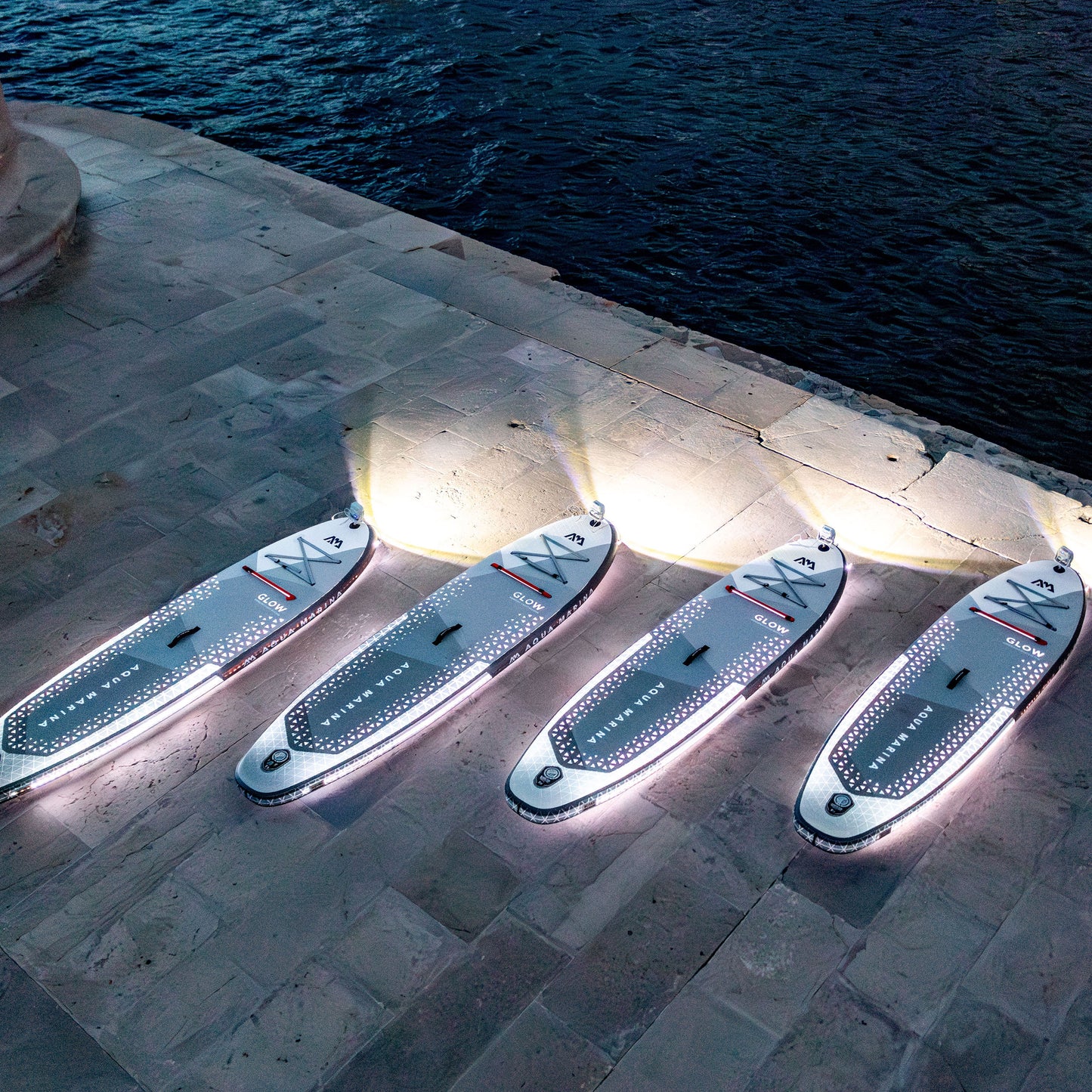 Aqua Marina - GLOW 10'4" iSUP polyvalent avec système d'éclairage ambiant