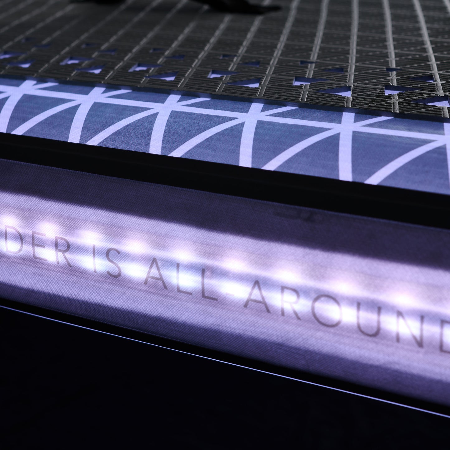Aqua Marina - GLOW 10'4" iSUP polyvalent avec système d'éclairage ambiant