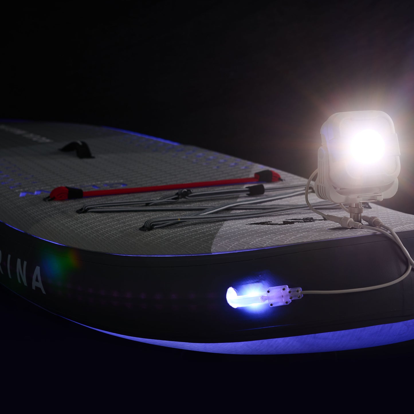 Aqua Marina - GLOW 10'4" iSUP polyvalent avec système d'éclairage ambiant