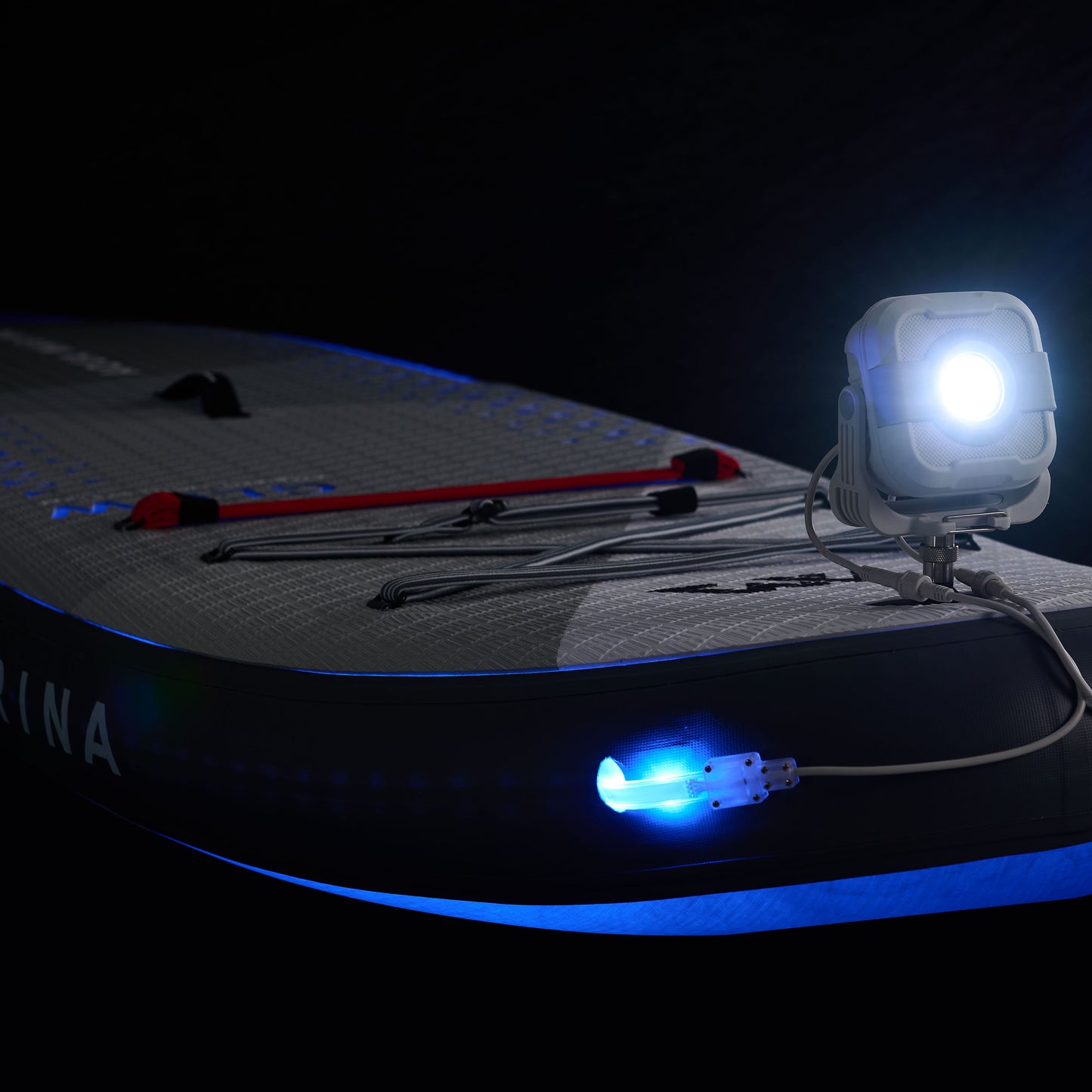 Aqua Marina - GLOW 10'4" iSUP polyvalent avec système d'éclairage ambiant 